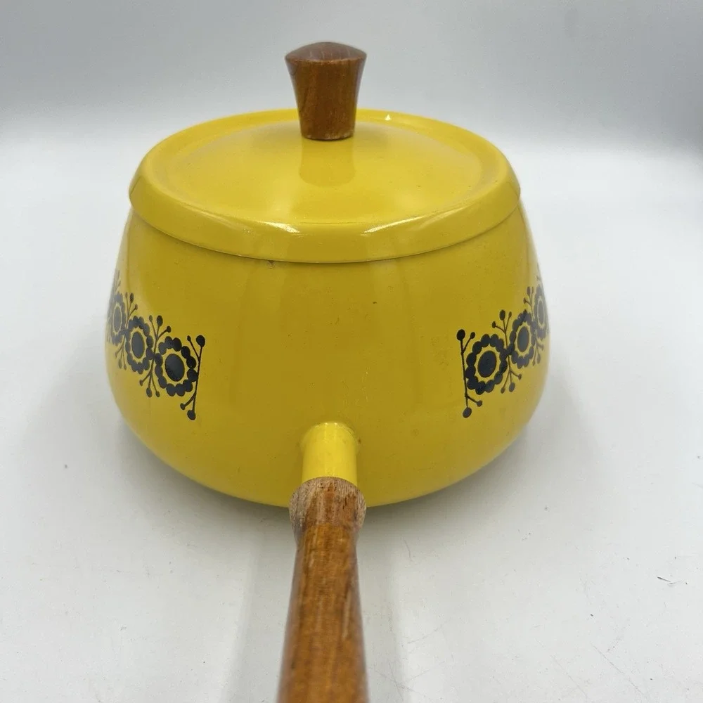 MCM Sauce Pan Pot Mustard Yellow Enamel Lid Wood Handle Japan Vtg‎